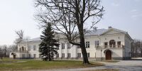 Vihterpalu manor1, Estonia, April 2006.jpg