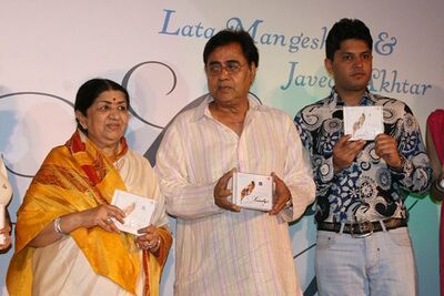 Lata Mangeshkar Jagjit Singh still2.jpg