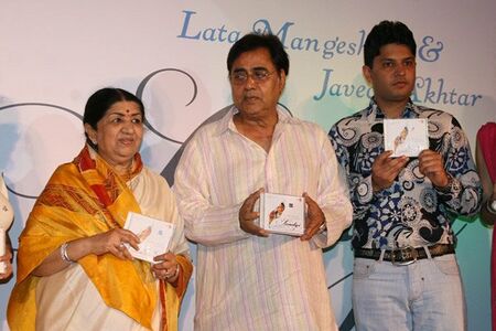Lata Mangeshkar Jagjit Singh still2.jpg