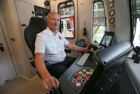 Москва-2020, кабина и машинист.jpg