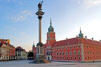 Poland-00808 - Castle Square (31215382745).jpg