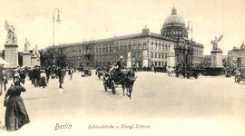 Berlin Schlossbruecke 1900.jpg