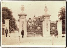 Main Gate, Kew Gardens, late 1800s (4020694684).jpg