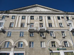 Набережная Космонавтов дом 4 Саратов.jpg