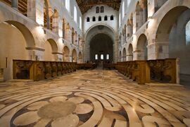 8250 Church of Abbaye Notre-Dame de Saint-Remy Rochefort 2007 Luca Galuzzi.jpg