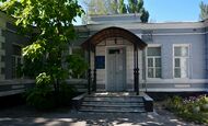 Kremenchuk I.Prykhodka Str. 137 Mansion of Workshops' Manager of of Kriukiv Rail Carriage Building Plant 03 (YDS 8181).jpg