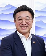 Yun Ho-jung 250818.jpg