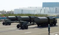 2А36 с тягачом-машиной управления огня.JPG
