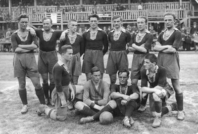 «Погонь»&nbsp;— чемпион Польши 1926. Владислав Олеарчик&nbsp;— первый слева во втором ряду.