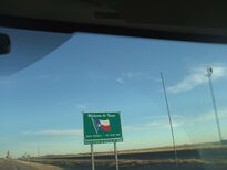 Texas state line sign, US87 southbound.jpg