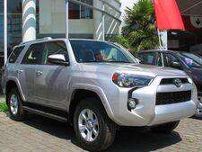Toyota 4Runner SR5 2014 (14734640771).jpg