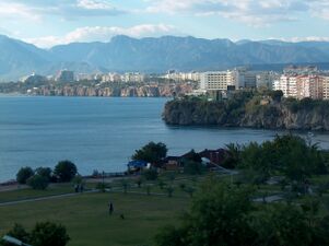 Antalya falezler.jpg