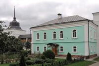 Постройка хозяйственная у западной воротной башни.jpg