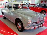 Alfa Romeo 1900 berlina (front view).jpg