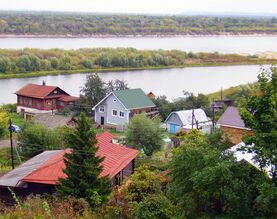 Oka River bank in Gorbatov.jpg