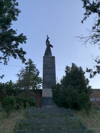 Արզական Հուշարձան Երկրորդ աշխարհամարտում զոհվածներին 02.jpg