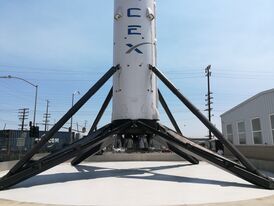 Falcon 9 booster B1019 (35943121786).jpg