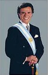 Carlos Menem (Retrato Oficial 1992).jpg