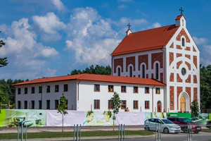 Roman Catholic church of saint Francis of Assisi (Minsk district) under construction 1.jpg