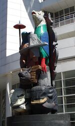 Denhaag kunstwerk frog with umbrella.jpg