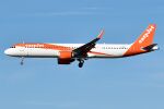 EasyJet, G-UZMF, Airbus A321-251NX (49585805831).jpg