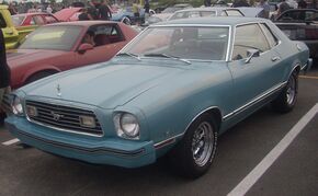 Ford Mustang II (Centropolis Laval '10).jpg