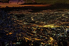 Bogota bei Nacht.jpg