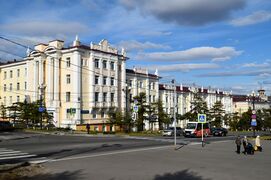 Lenin Avenue in Magadan.jpg