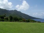 Monts Caraïbes depuis le bastion plat du Fort Delgrès.JPG