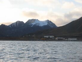 Polish Polar Station Isbjornhamna 1.jpg