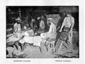 Kustari 030 Arzsamasskie skornjaki.jpg