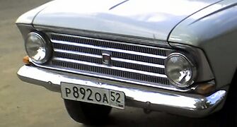 АЗЛК до 1969 года и все М-408 производства Иж (двухфарная; ижевский вариант отличался иной эмблемой)