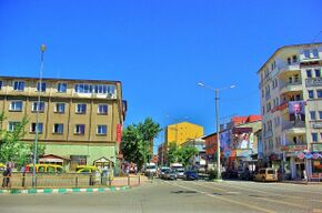 Ağrı-Şehir-Merkezinden-Caddeden-Binaların-Görünümü.jpg