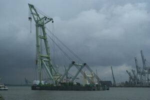 Schwimmkran Brabo 800Ton arnold-spedition.de.jpg