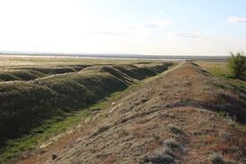 Сохранившиеся ров и вал у трассы «Каспий»