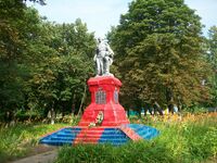 Червоне (Глухівський район). Пам'ятник односельцям.jpg