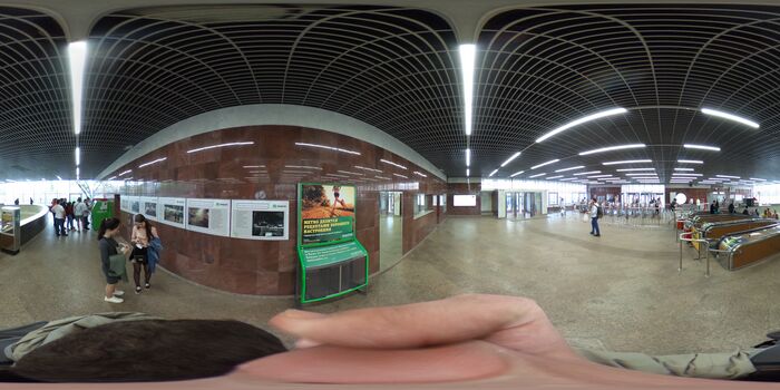 Mosmetro barrikadnaya pavilon 2016-05-07.jpg