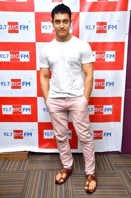 Aamir Khan at 92.7 BIG FM to promote Satyamev Jayate 04.jpg