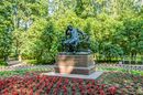 Pushkin monument in Tsarskoe Selo 01.jpg