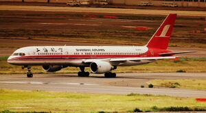 Shanghai Airlines Boeing 757-200 @ HND (7413089564).jpg