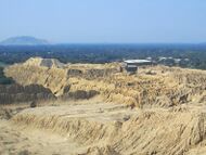 Tucume Tempelberg-mit-Plattform.jpg