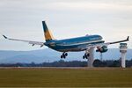 Vietnam Airlines Airbus A330-200 MEL Nazarinia.jpg