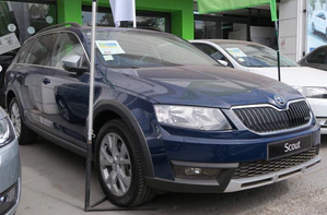 Skoda Octavia Scout 1.8 TSi Elegance 2017 (35766730775).jpg
