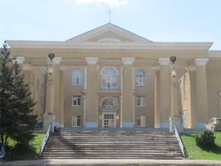 Дворец культуры Мир ул Гвардейская Саратов.jpg