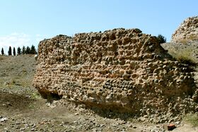 Gəncə qalası (daxili divar qalıqları) 2.JPG