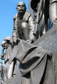 Пам.Шевченко Знаменосец спереди.JPG