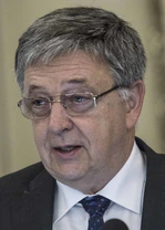 László Lovász (2017) (cropped).jpg