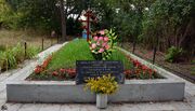 Братская могила в Альшани.JPG