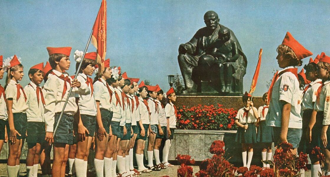 Советская фотография пионеры.jpg