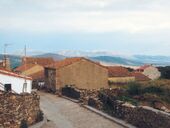Calle y casa en La Acebeda.jpg